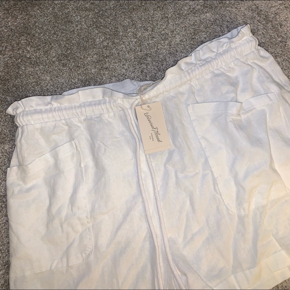 BRAND NWT Universal Threads White shorts size XXL - Picture 3 of 10
